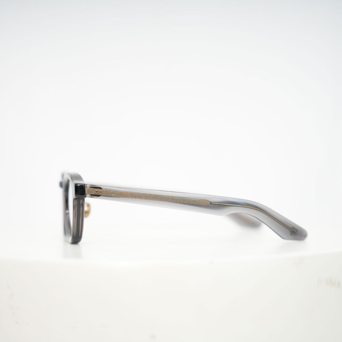DAHVEN 44 SMKG JPN LTD 17 – OBLIGE