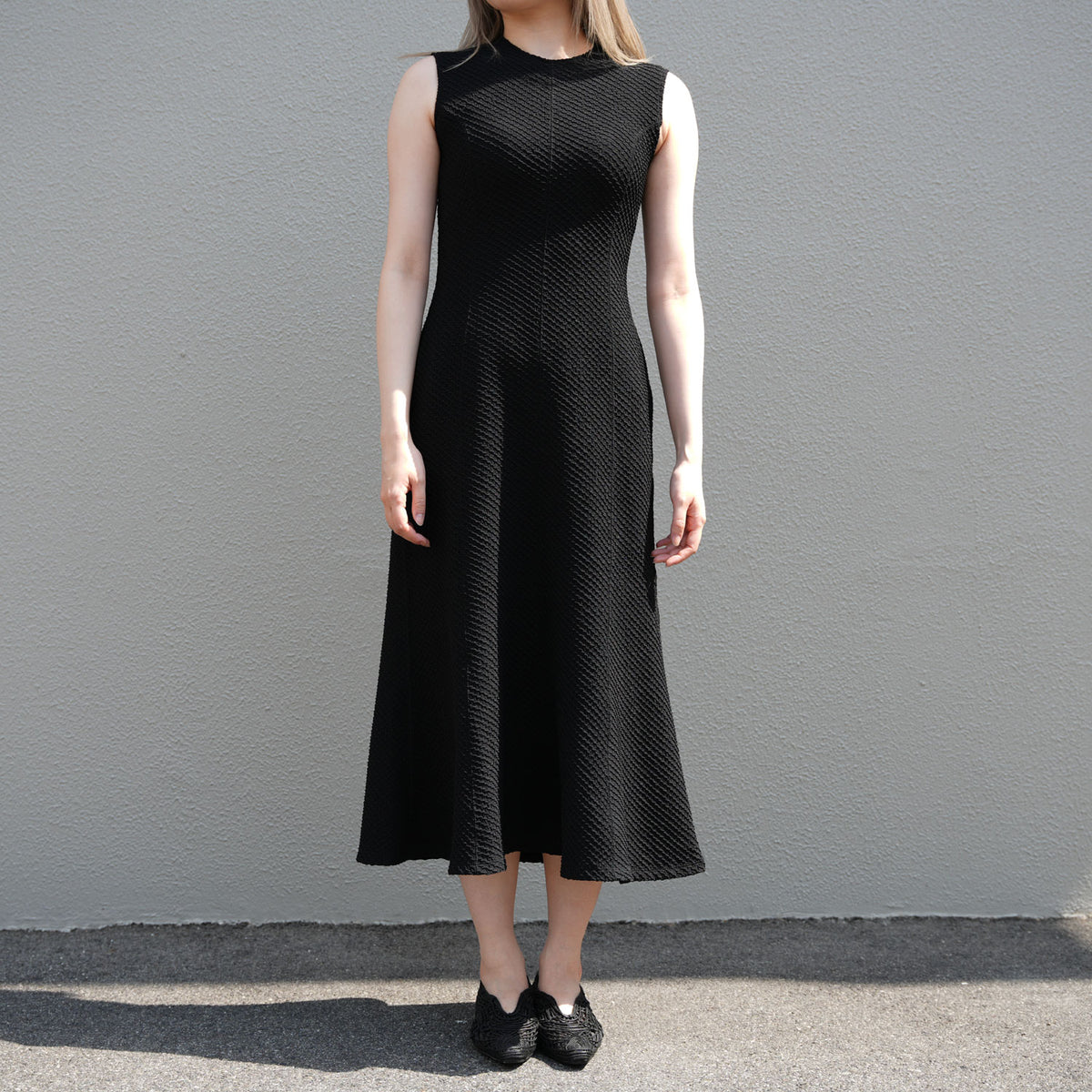 Shirring Jersey Jacquard Sleeveless Dress - black – OBLIGE