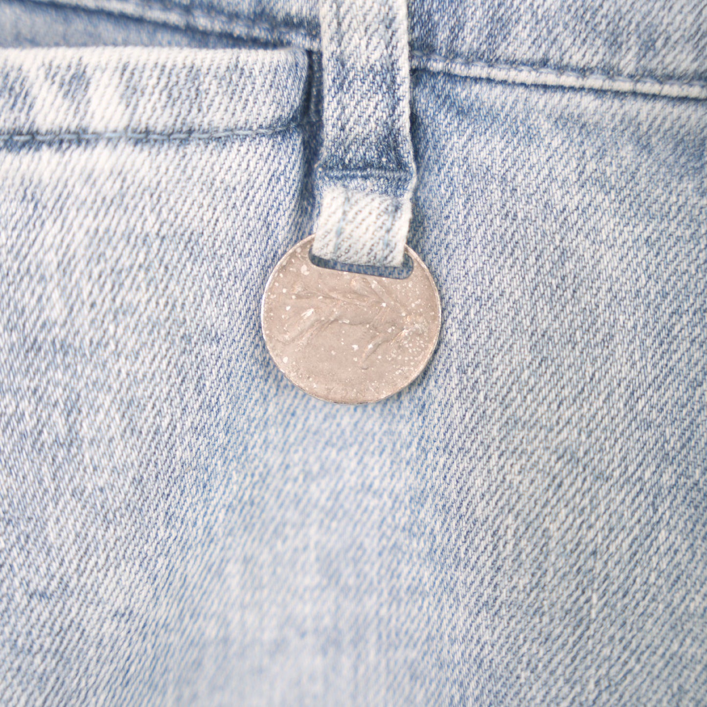 STRAIGHT-LEG CROPPED JEANS