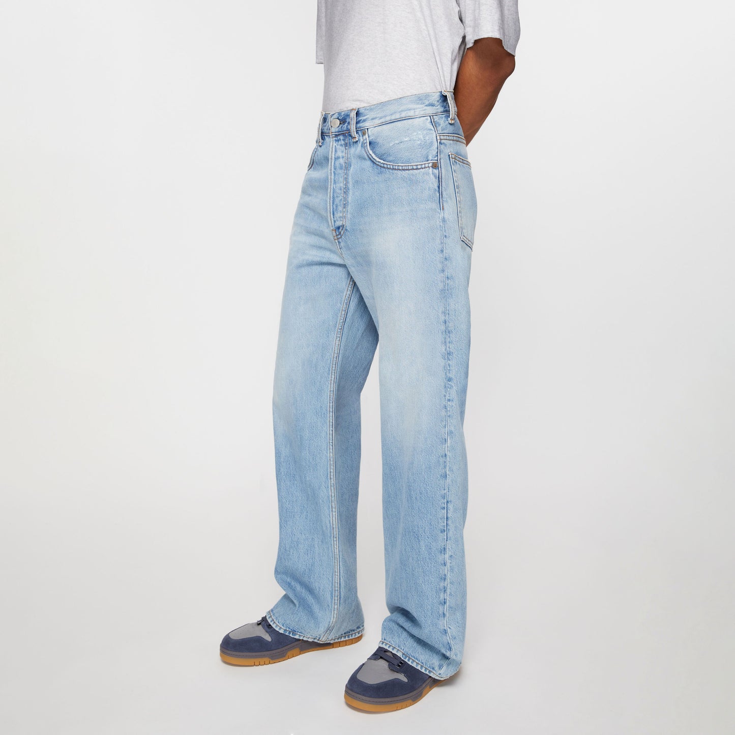 LOOSE FIT JEANS - 2021M