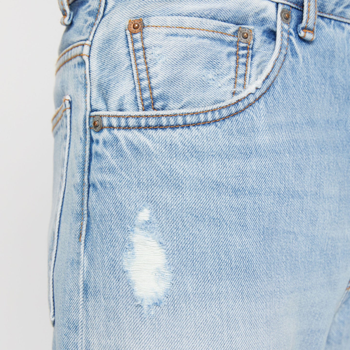 LOOSE FIT JEANS - 2021M