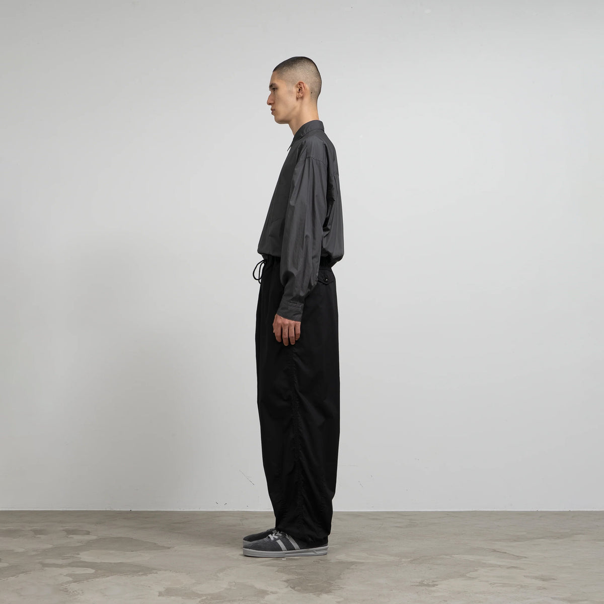 GARMENT DYED TYPEWRITER PARACHUTE PANTS – OBLIGE
