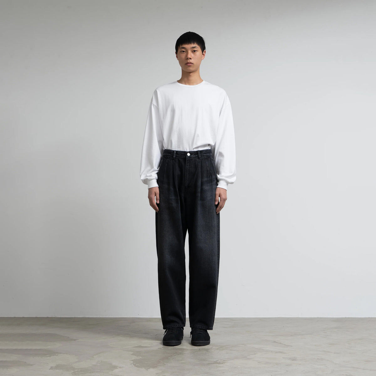 SELVAGE DENIM TWO TUCK TAPERED PANTS – OBLIGE