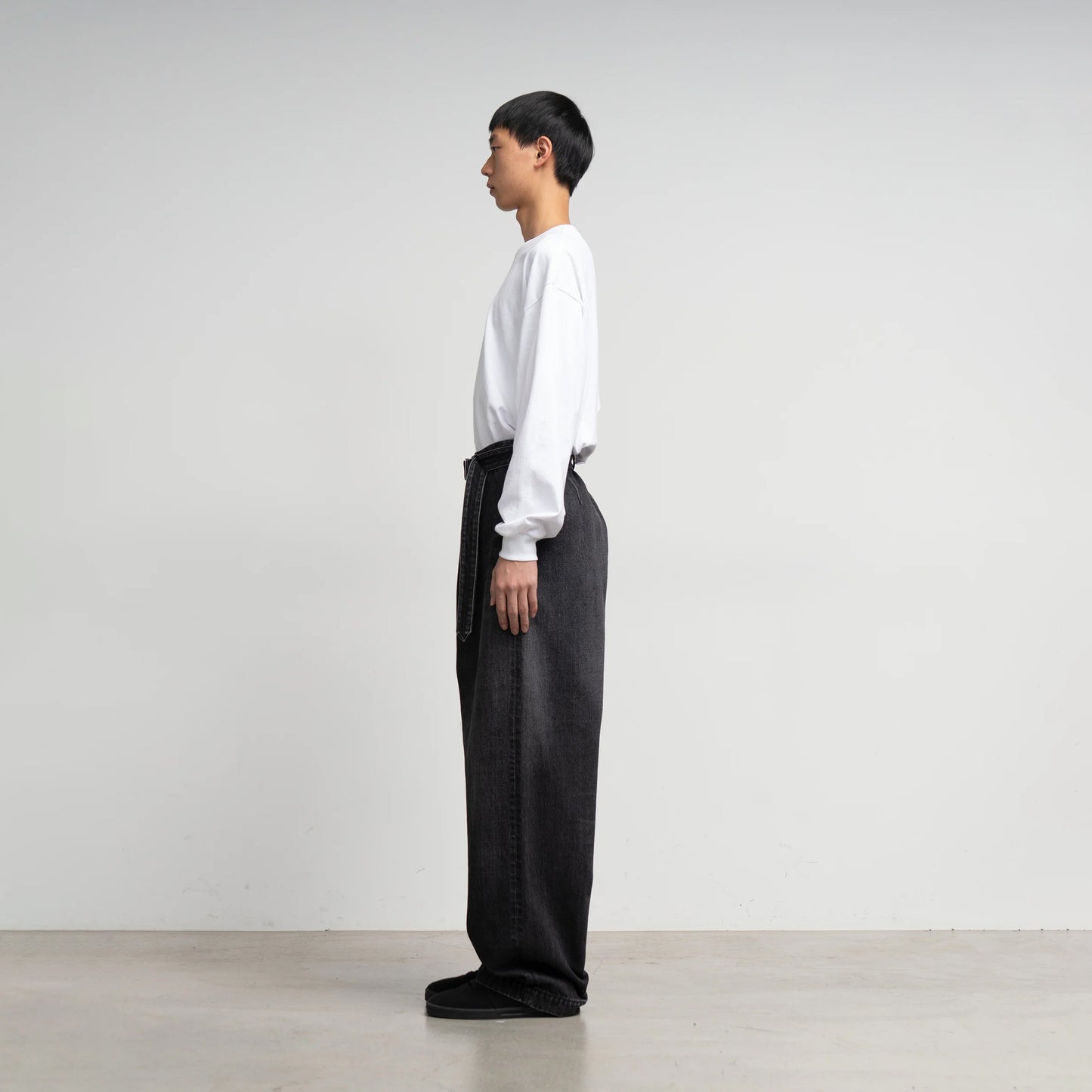 SELVAGE DENIM BELTED PANTS