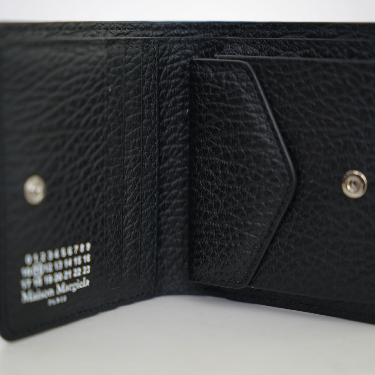 4 Stitch Bifold Wallet-BLACK- – OBLIGE