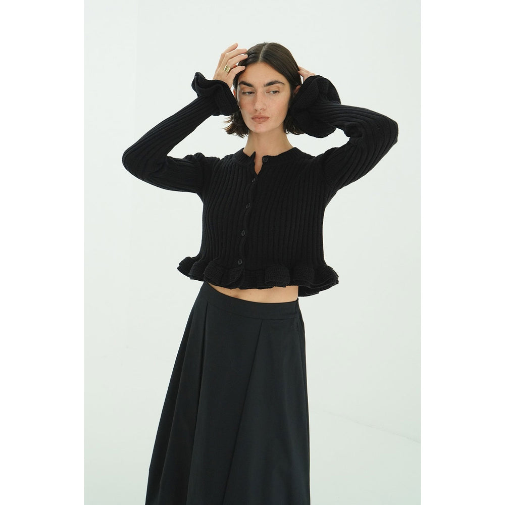 W FACE SHORT FRILLED KNIT TOPS -BLACK- – OBLIGE