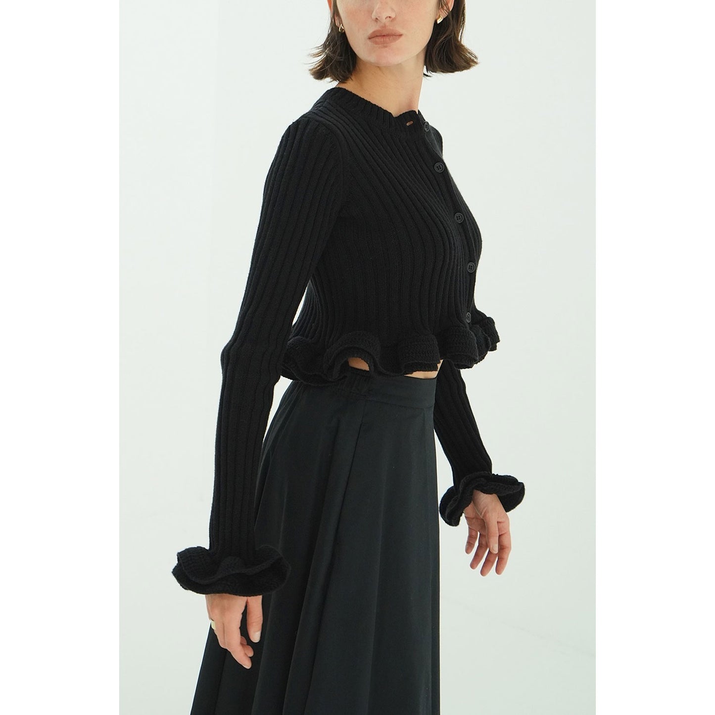 
                  
                    W FACE SHORT FRILLED KNIT TOPS -BLACK-
                  
                