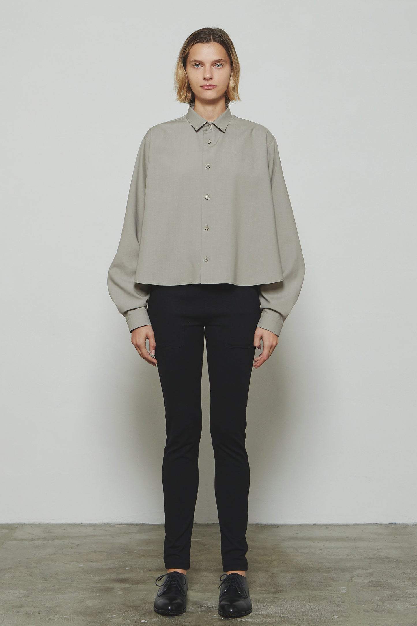 
                  
                    RERACS PE SUPER LIGHT SPUN REGULAR COLLAR A-LINE SHIRT -DARK NAVY-
                  
                
