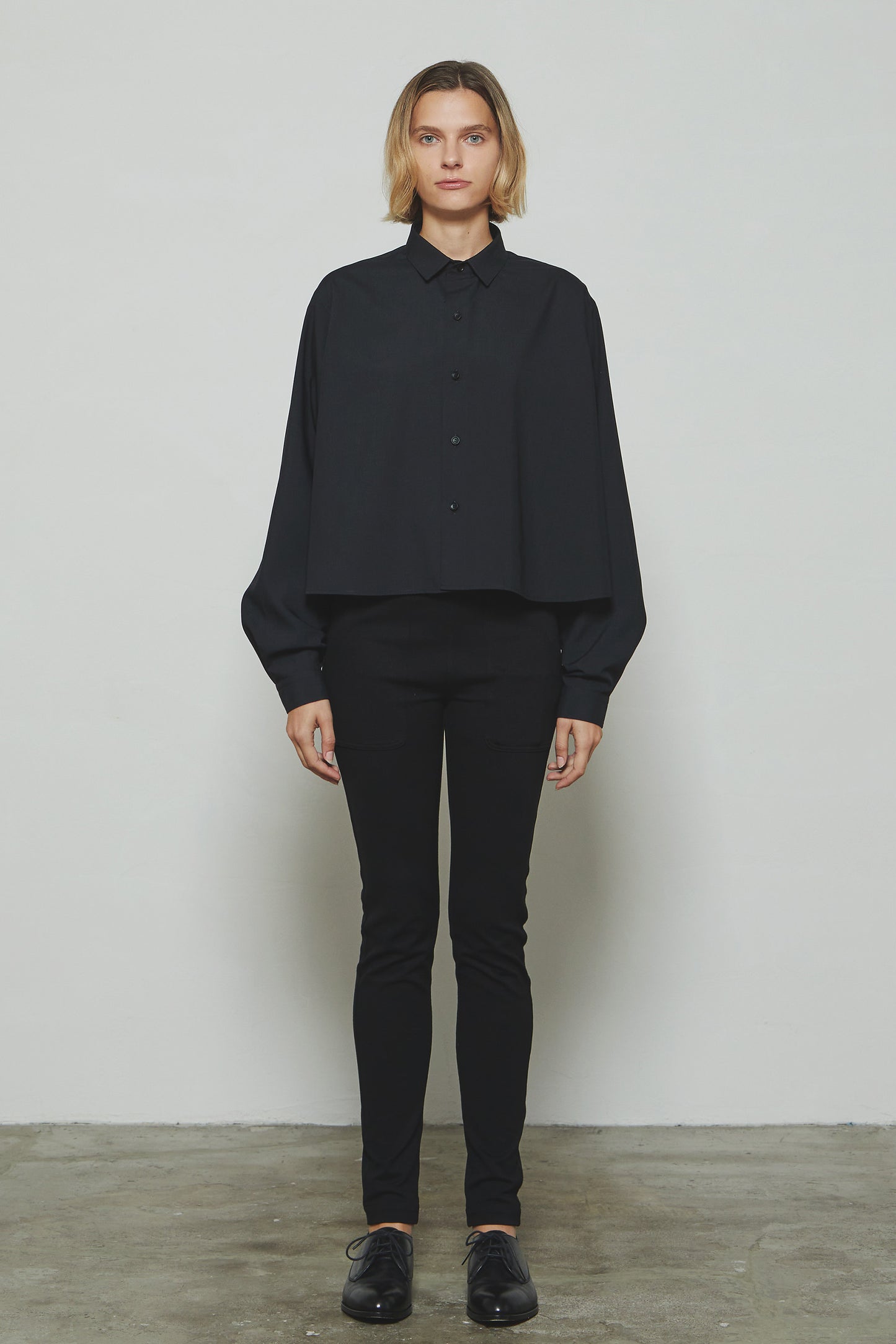 
                  
                    RERACS PE SUPER LIGHT SPUN REGULAR COLLAR A-LINE SHIRT -DARK NAVY-
                  
                