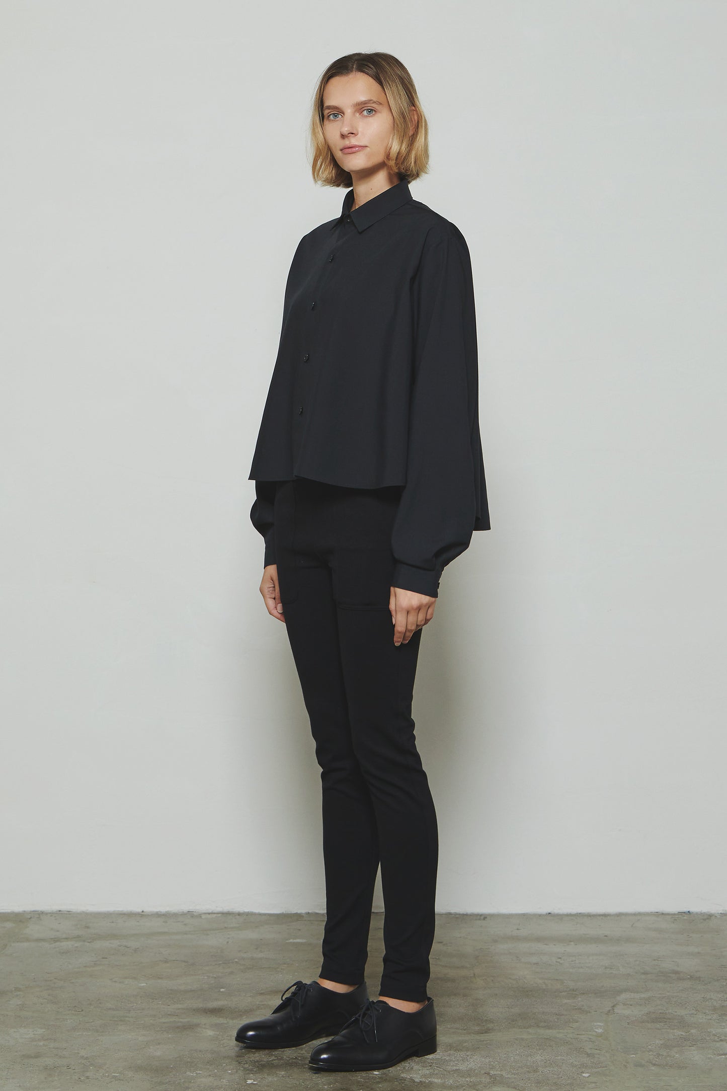 
                  
                    RERACS PE SUPER LIGHT SPUN REGULAR COLLAR A-LINE SHIRT -DARK NAVY-
                  
                