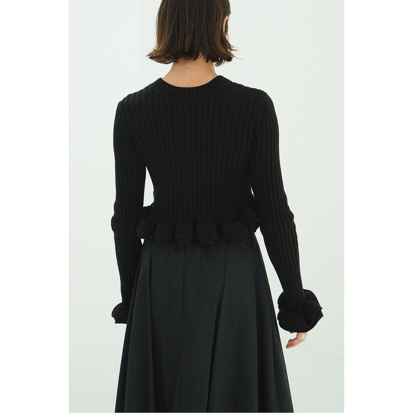 
                  
                    W FACE SHORT FRILLED KNIT TOPS -BLACK-
                  
                
