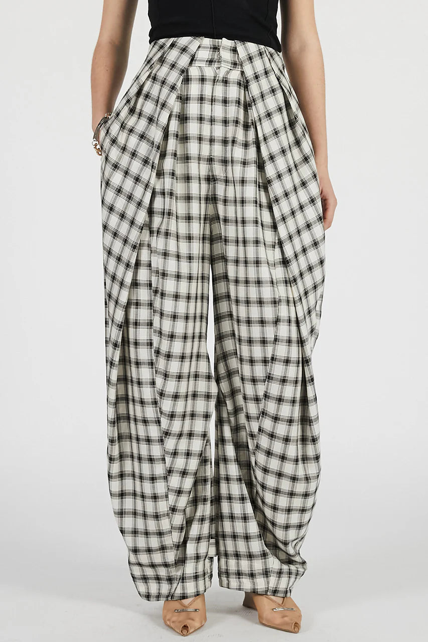 
                  
                    Tuck Form Volume Check Pants
                  
                