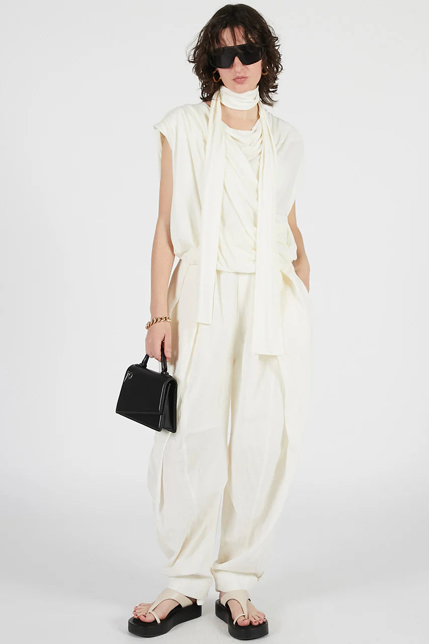 
                  
                    Tuck Form Volume Pants
                  
                