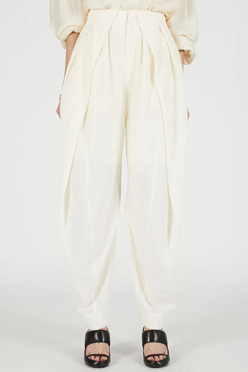 
                  
                    Tuck Form Volume Pants
                  
                