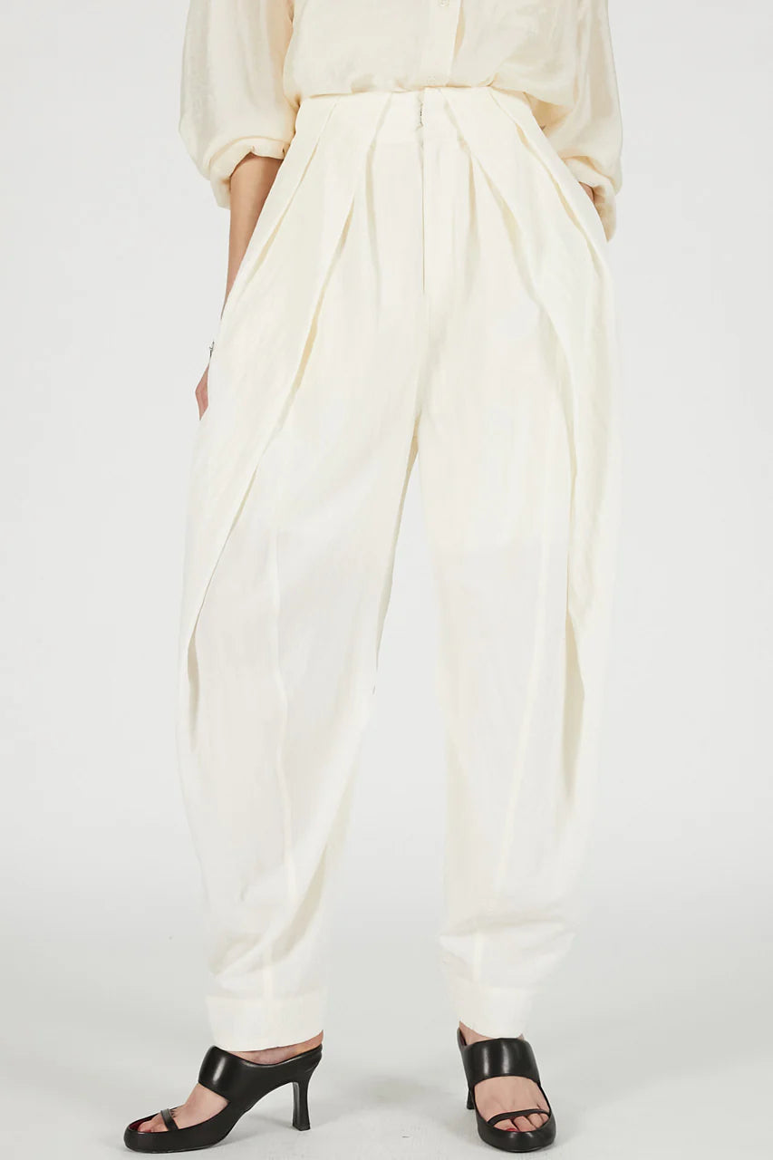 
                  
                    Tuck Form Volume Pants
                  
                