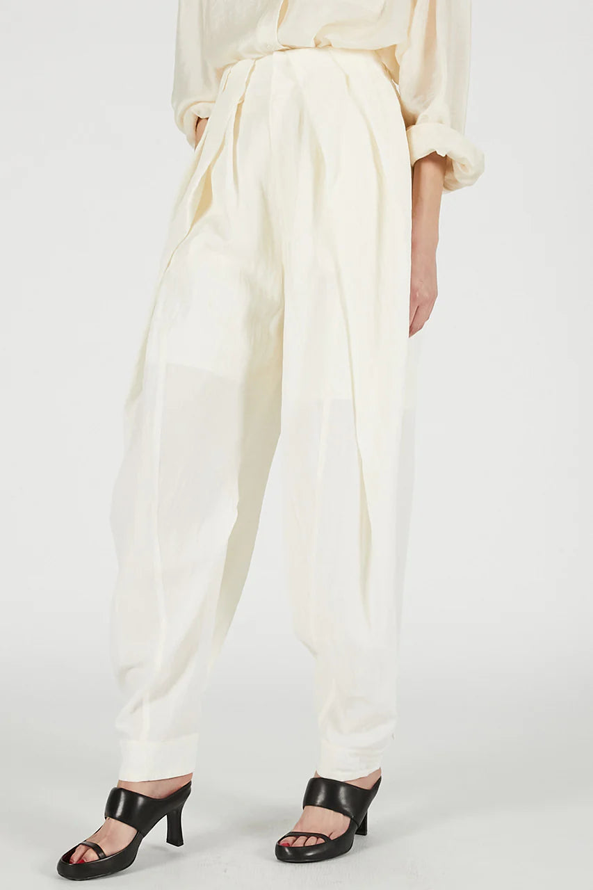 
                  
                    Tuck Form Volume Pants
                  
                