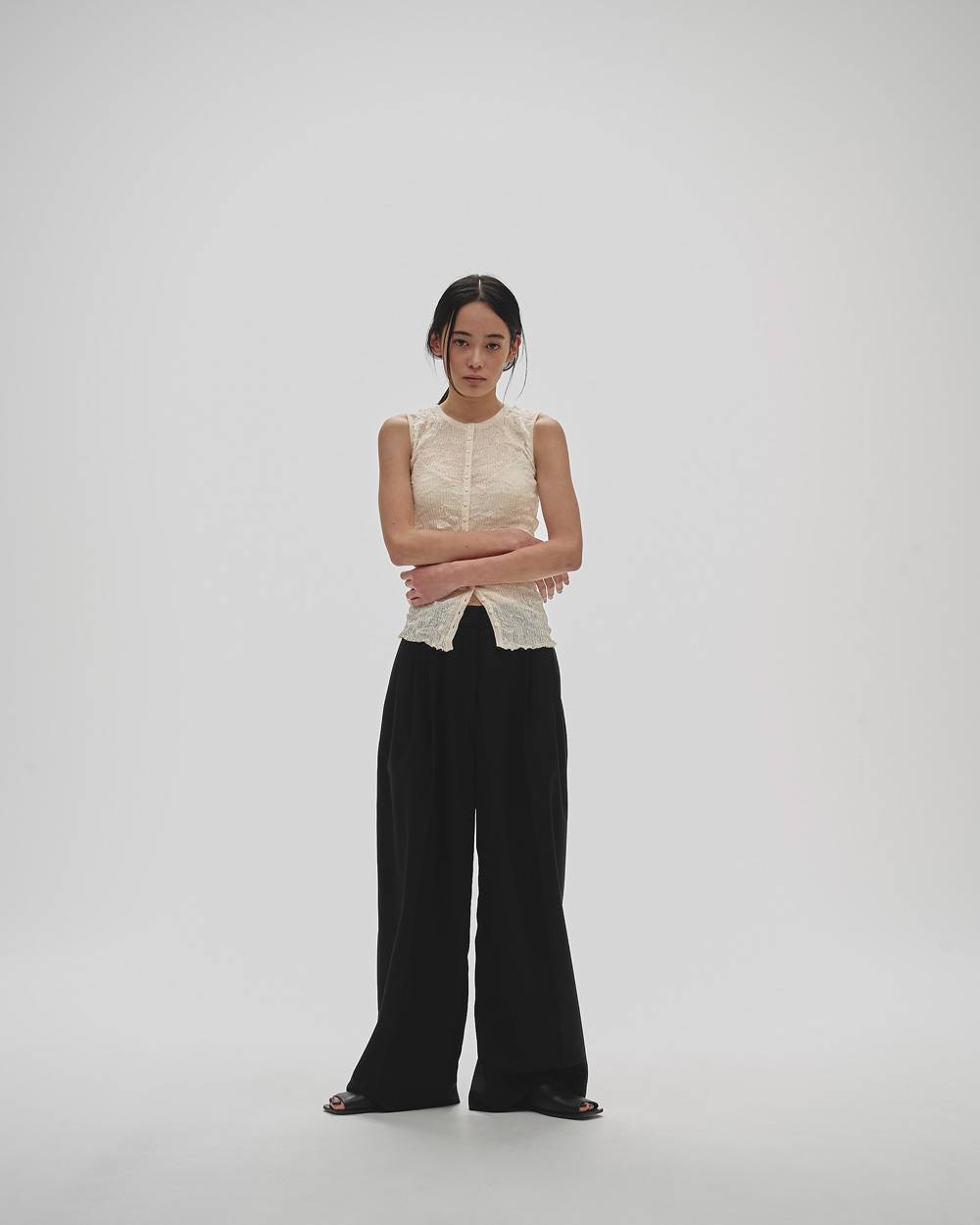
                  
                    2way Sheer Knitvest
                  
                