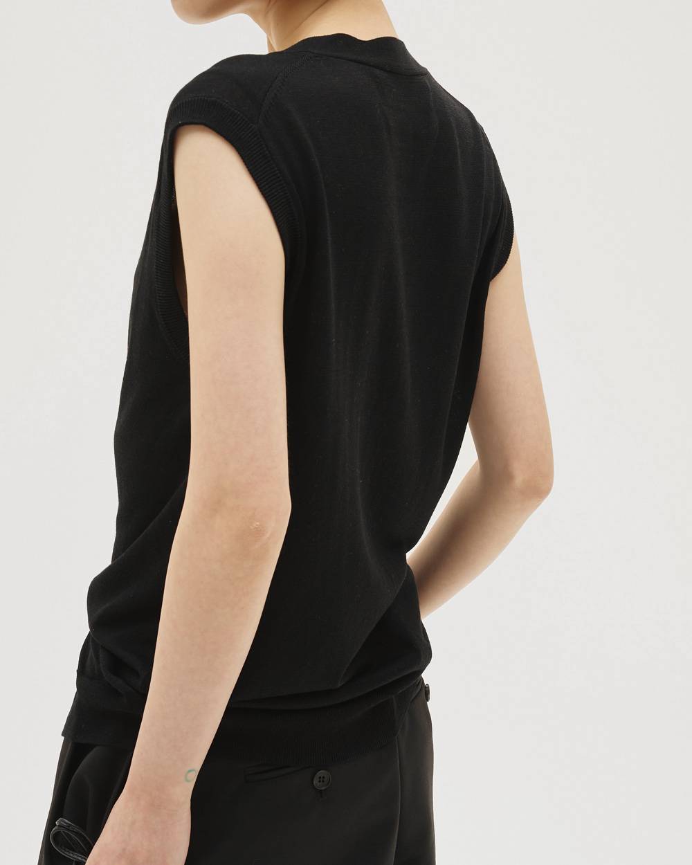 Tencelsilk Knit Vest – OBLIGE