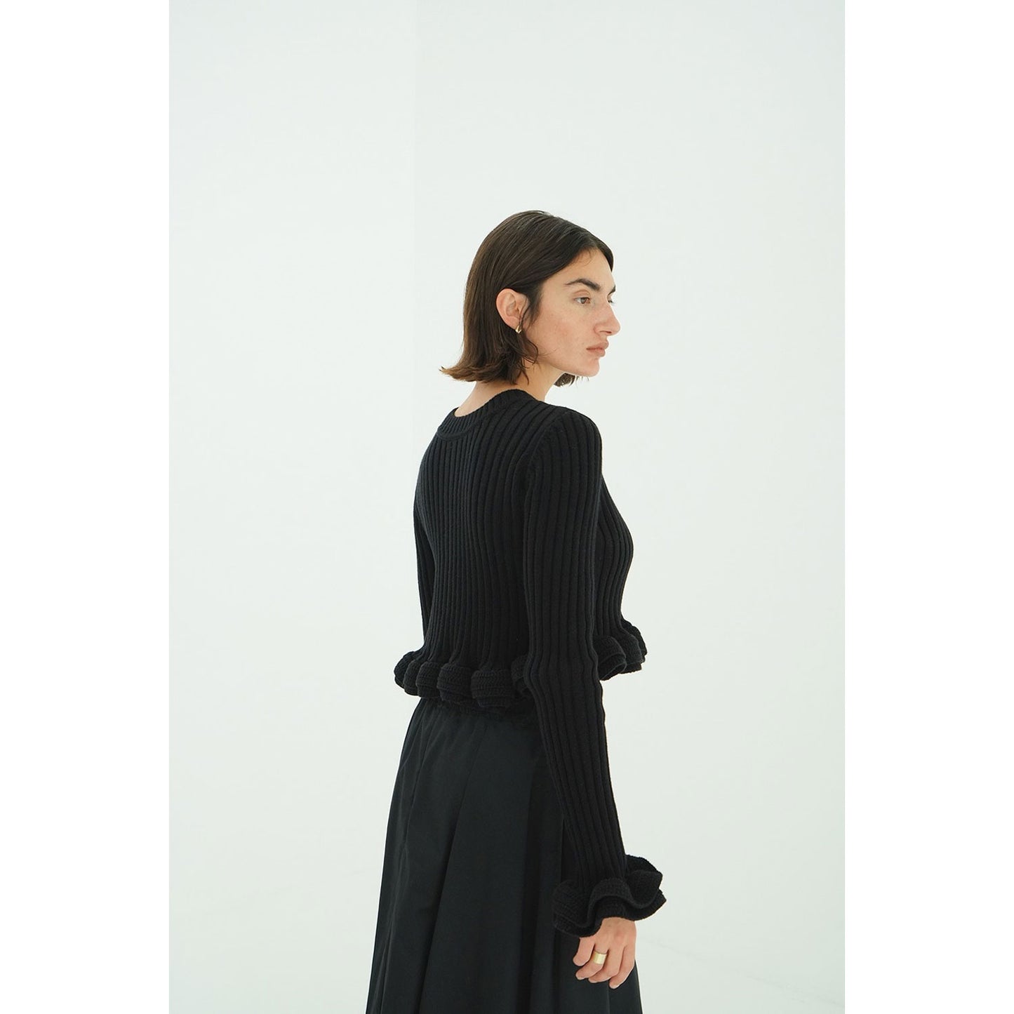 
                  
                    W FACE SHORT FRILLED KNIT TOPS -WHITE-
                  
                