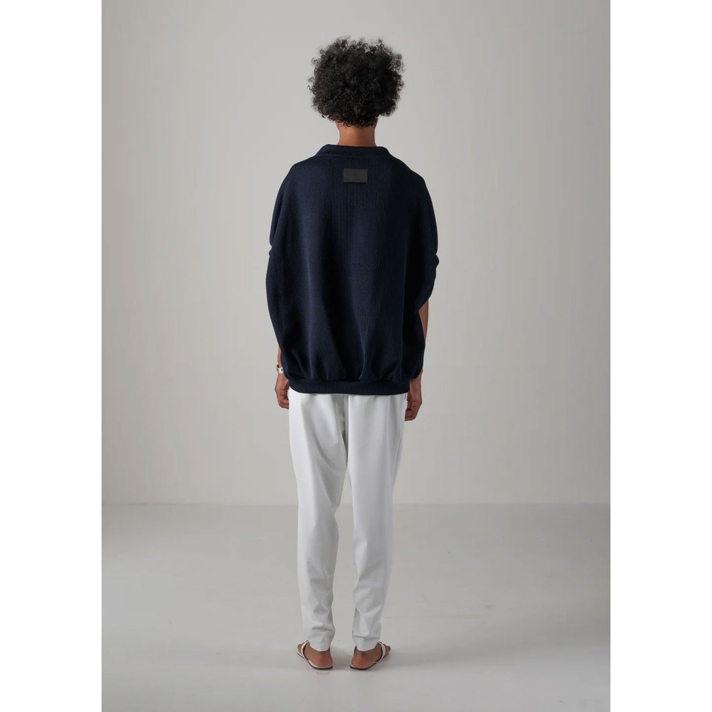 
                  
                    NEELA PUFF SLEEVE CARDIGAN / HI-LO GAUGE KNIT-LIKE JERSEY -NAVY-
                  
                