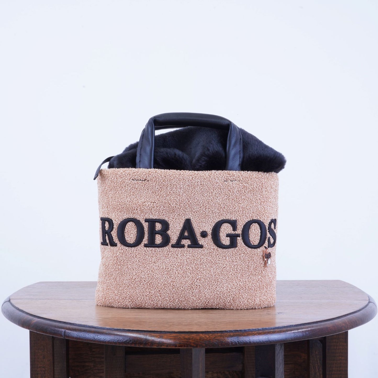 
                  
                    ROBA・GOSトート
                  
                