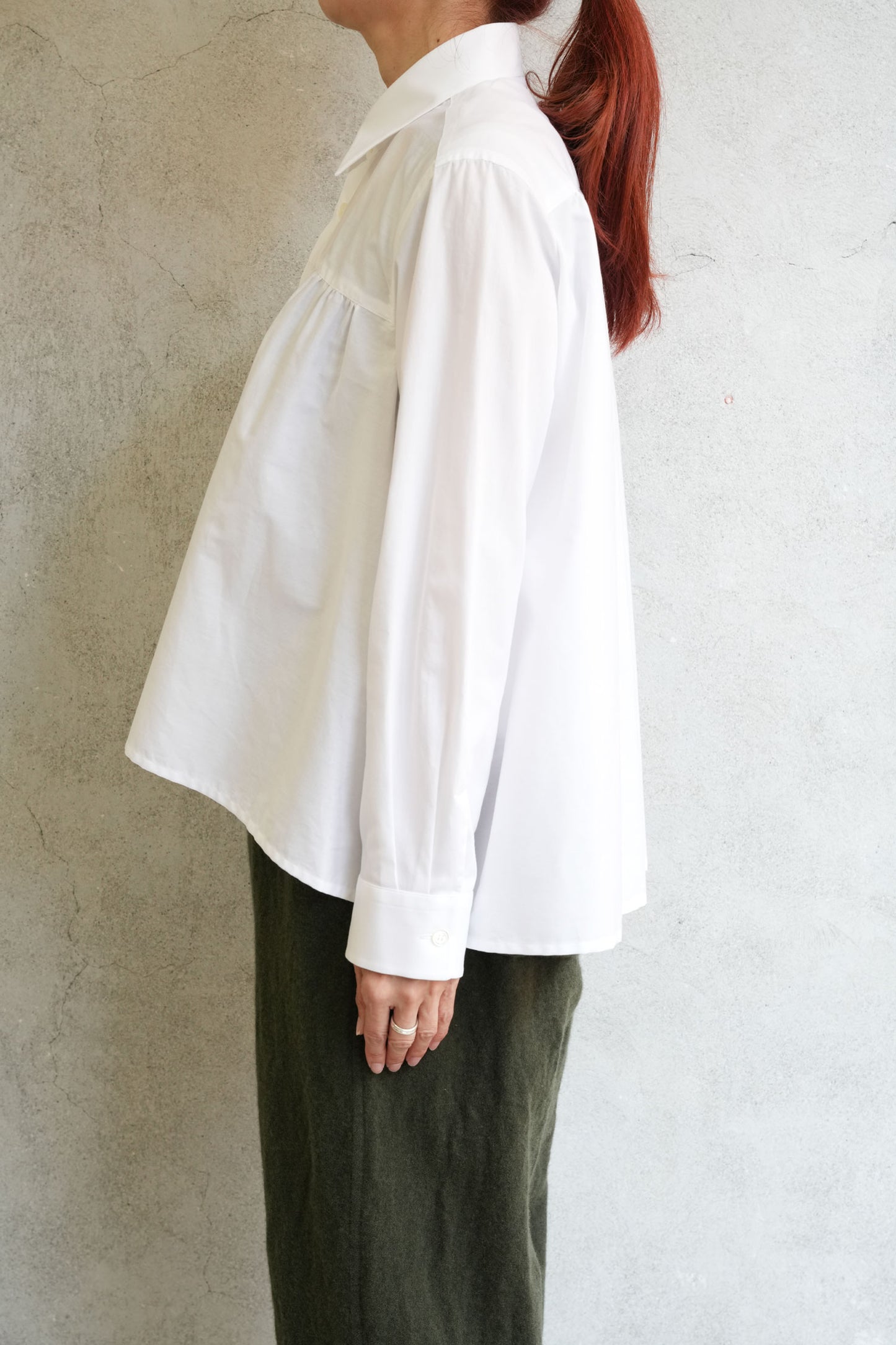
                  
                    ブロードギャザーシャツ-WHITE-
                  
                