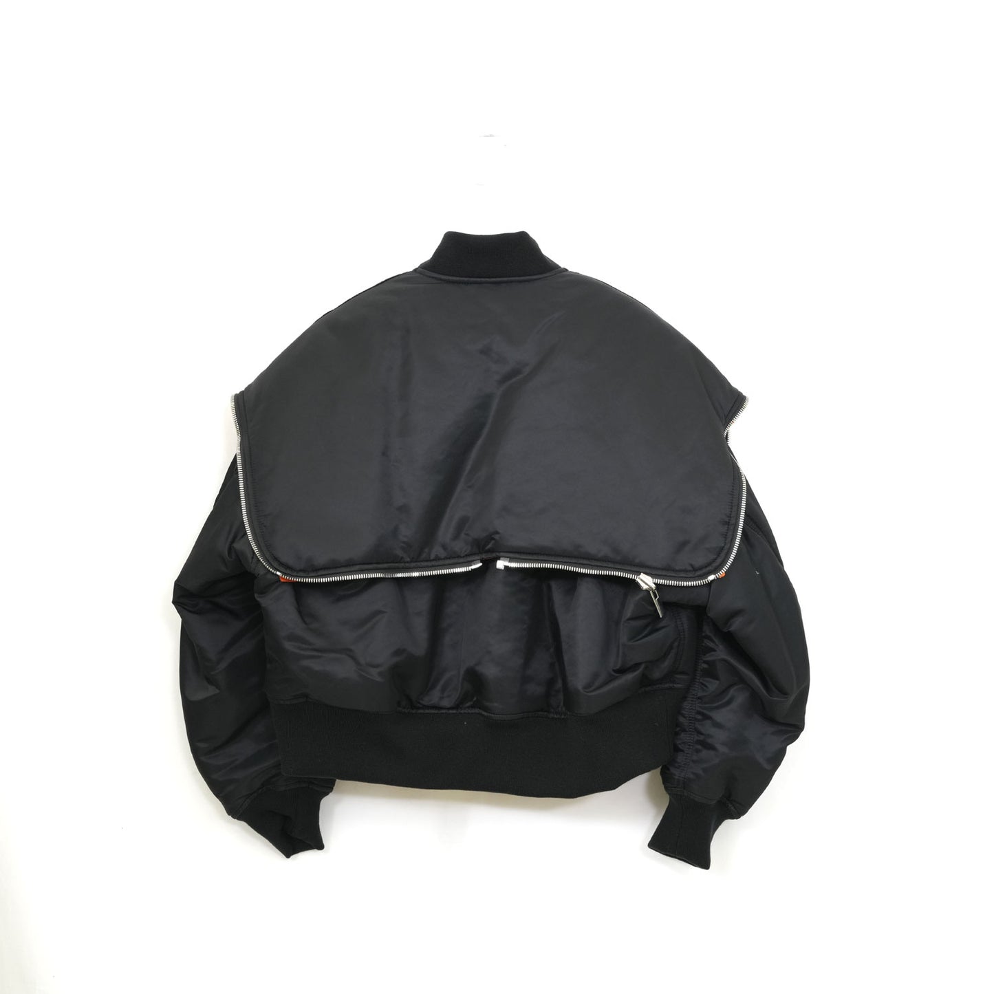 
                  
                    リバーシブルフーディボンバーJK-BLACK-
                  
                