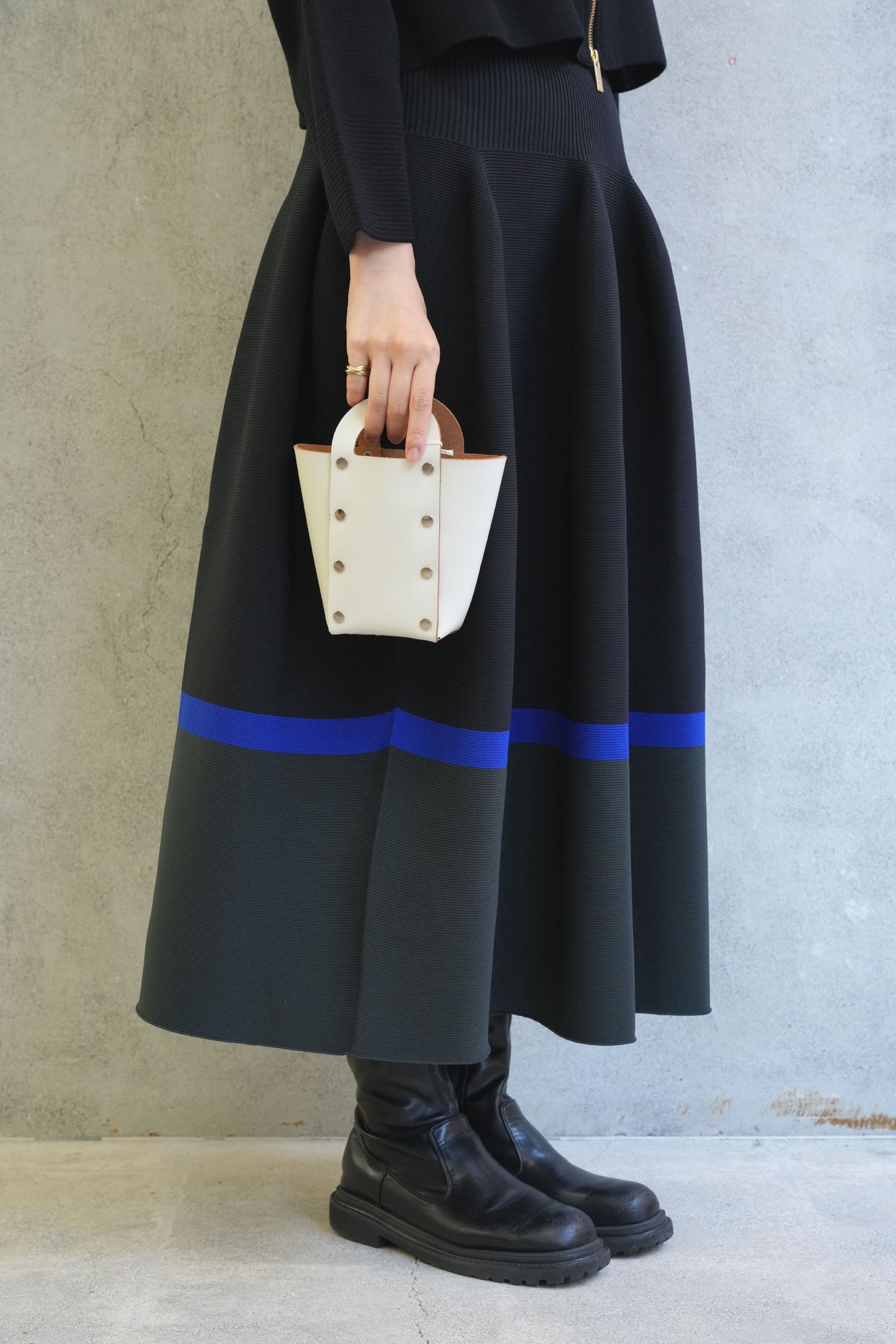 
                  
                    assemble daikei hand bag S WHITE
                  
                