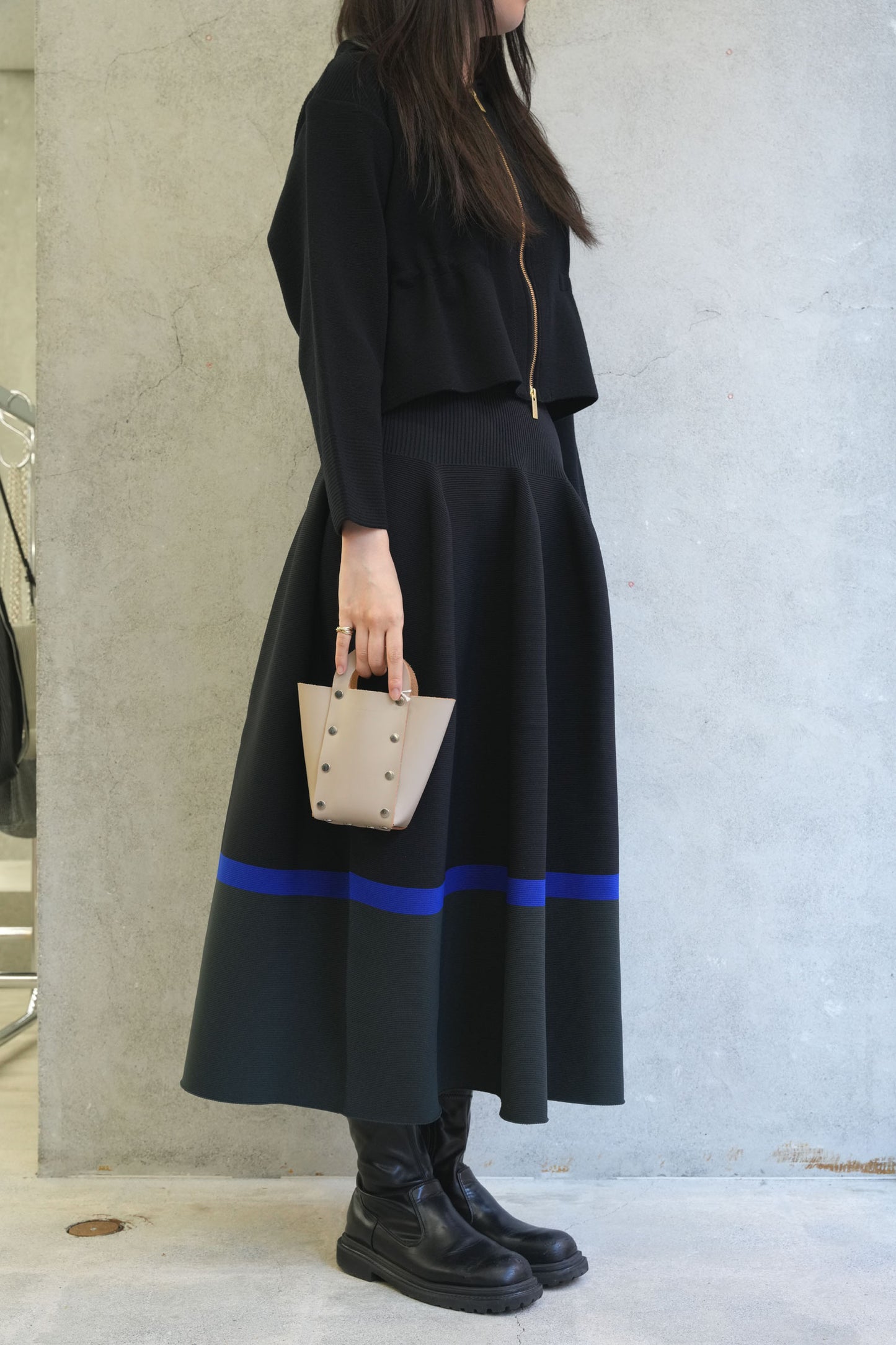 
                  
                    assemble daikei hand bag S BEIGE
                  
                