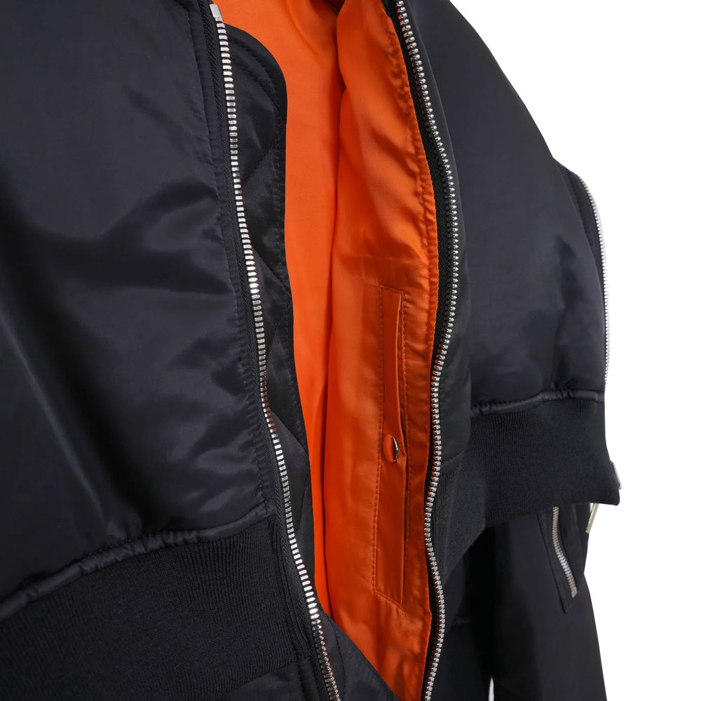 
                  
                    リバーシブルフーディボンバーJK-BLACK-
                  
                