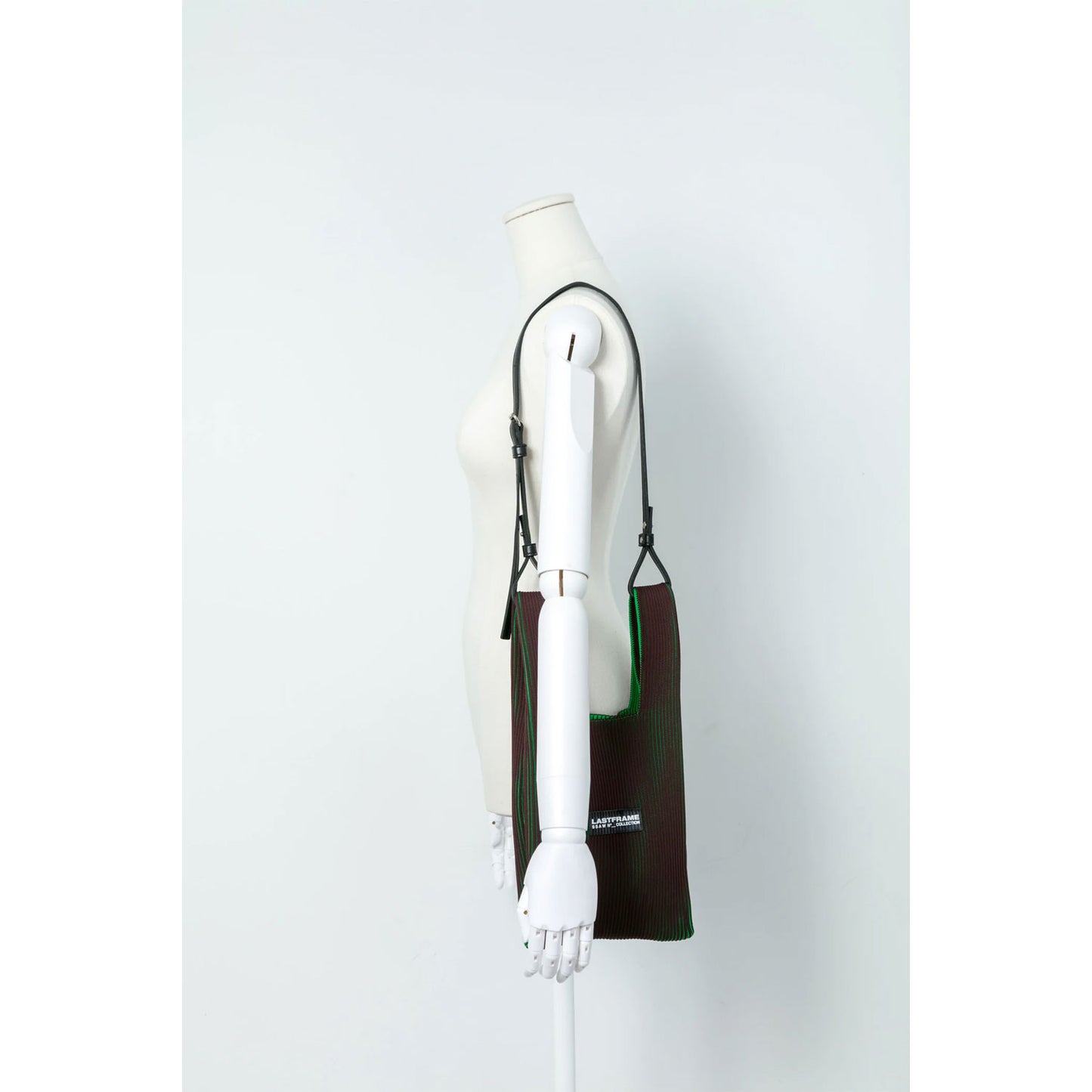 
                  
                    KASANE MARKET BAG SMALL -BROWN×GREEN-
                  
                