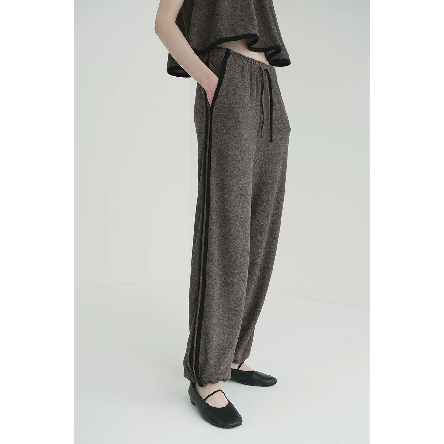 
                  
                    PILE LINE PANTS -IVORY-
                  
                