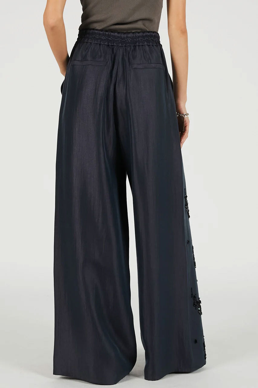 
                  
                    Embroidered Easy Pants -NAVY-
                  
                
