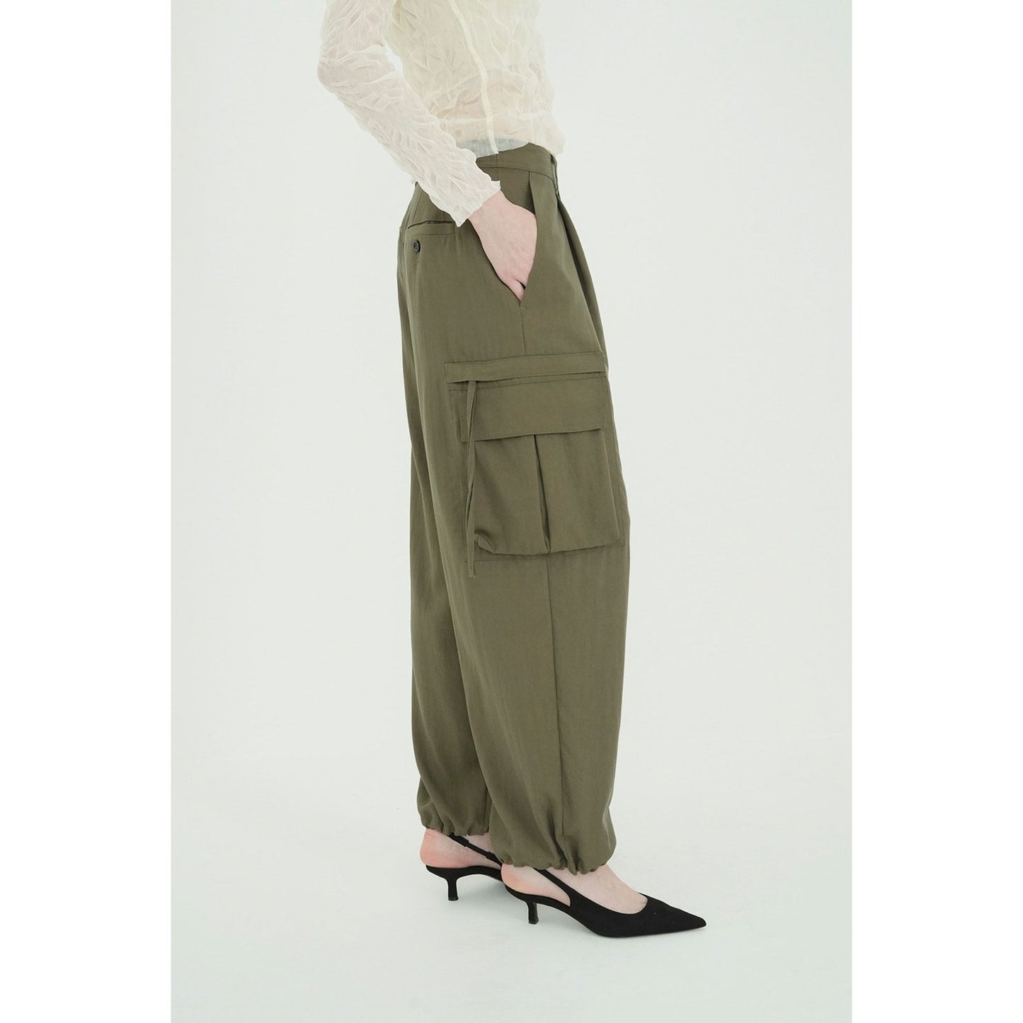 
                  
                    LOW WAIST POCKET CARGO PANTS
                  
                