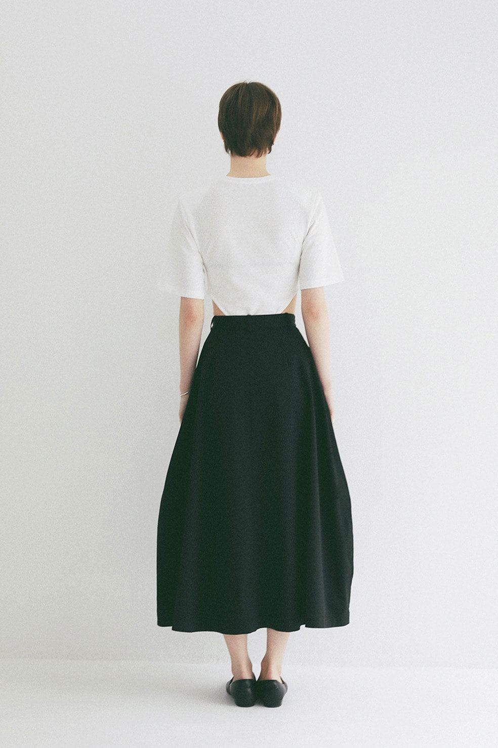 
                  
                    COCOON LINE VOLUME SKIRT -BLACK-
                  
                