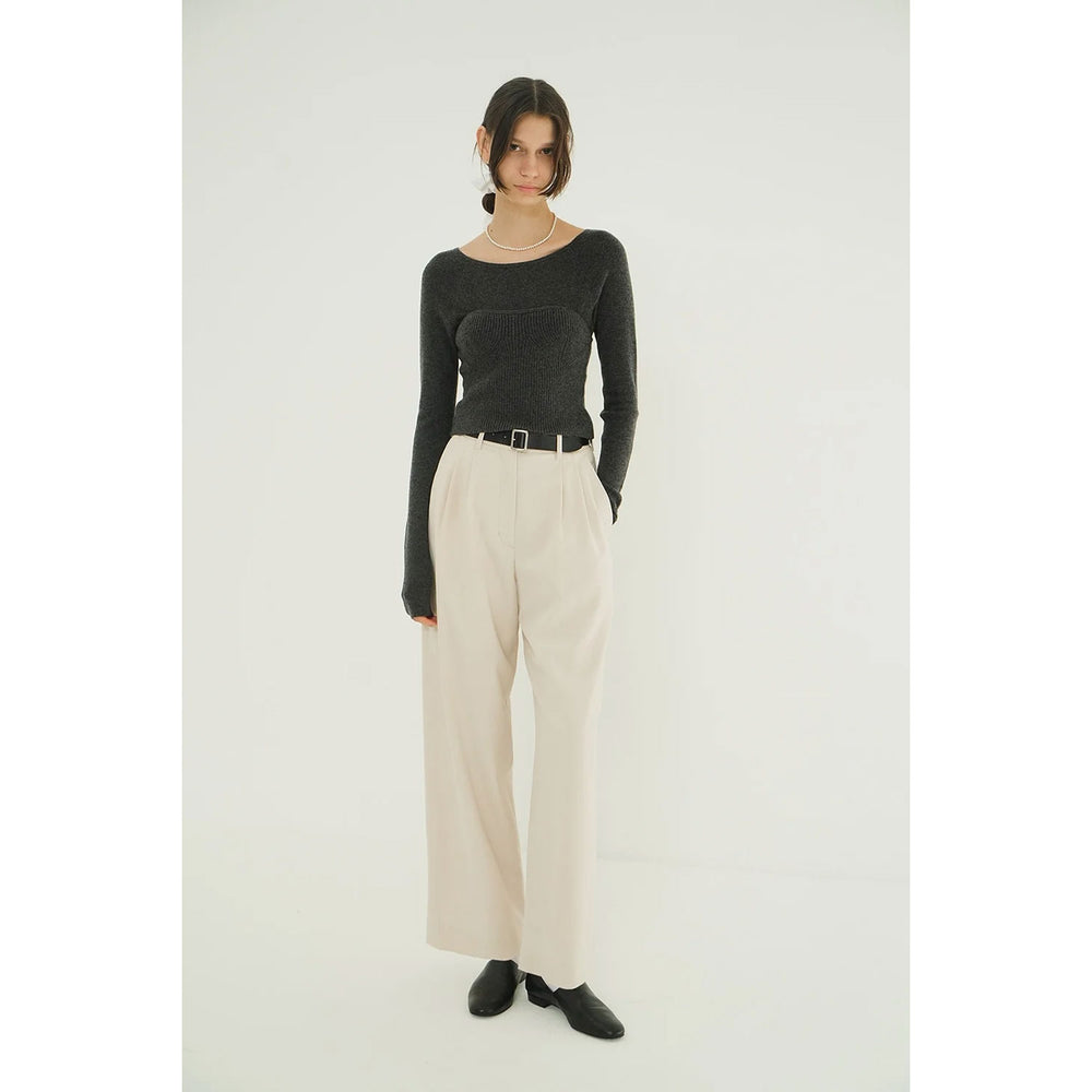 
                  
                    BASIC TUCK PANTS -IVORY-
                  
                