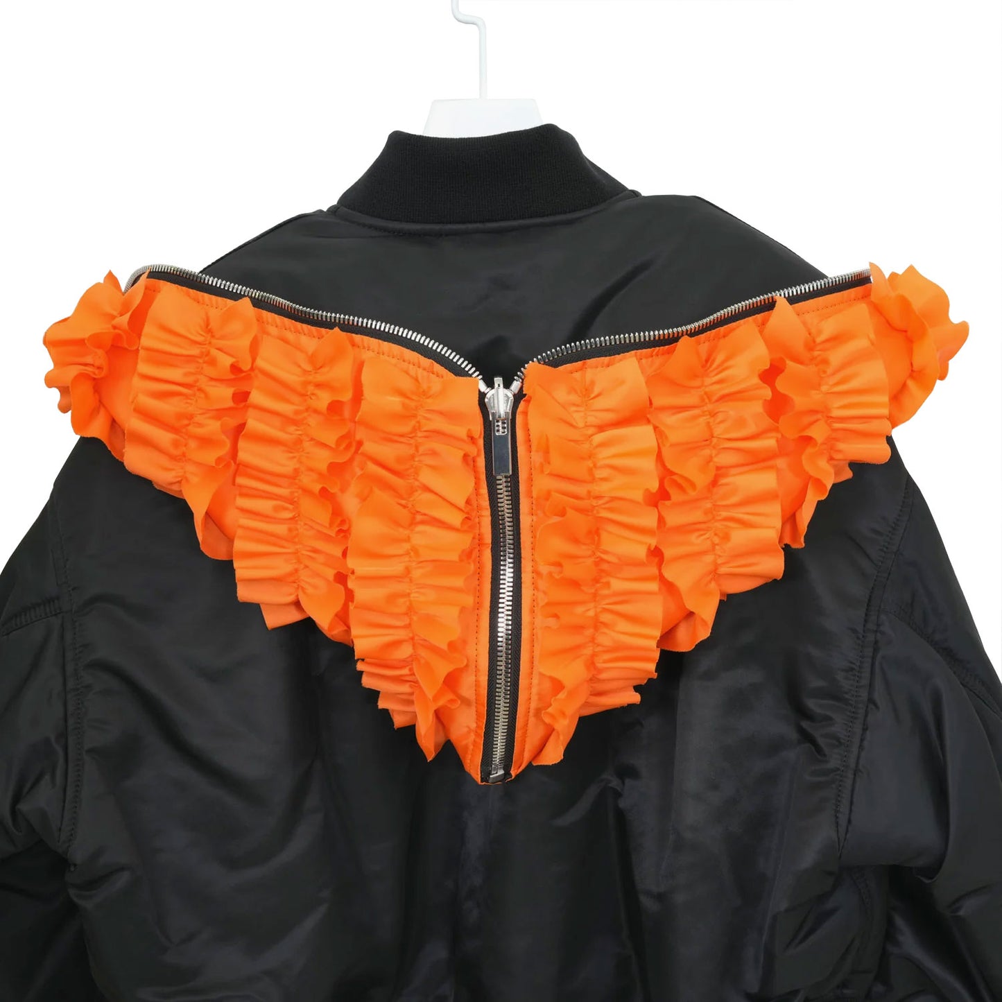 
                  
                    リバーシブルフーディボンバーJK-BLACK-
                  
                