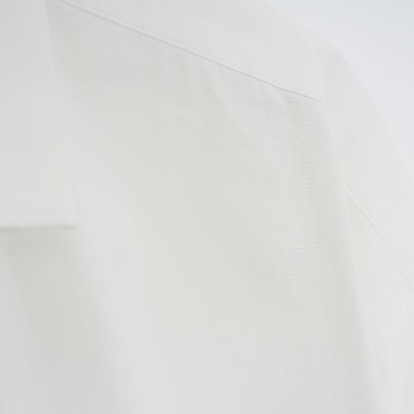 
                  
                    SAU51SH182 FO-001 -WHITE-
                  
                
