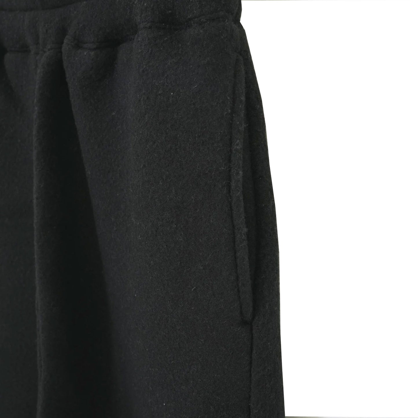 
                  
                    CROPPED BUGGY SWEAT PANTS -BLACK-
                  
                