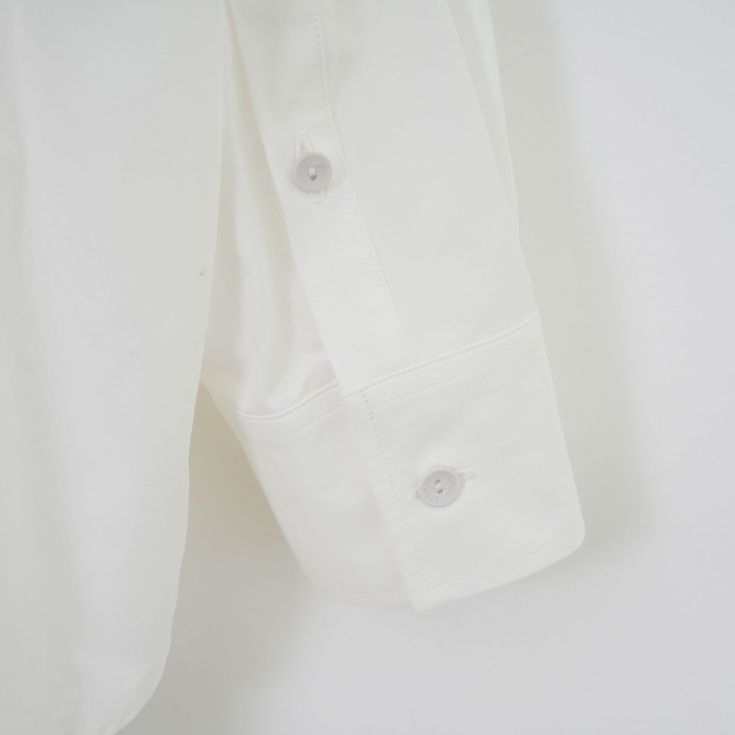 
                  
                    SAU51SH182 FO-001 -WHITE-
                  
                