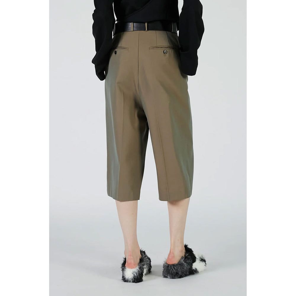 
                  
                    Low-crotch Bermuda Pants-BLACK-
                  
                