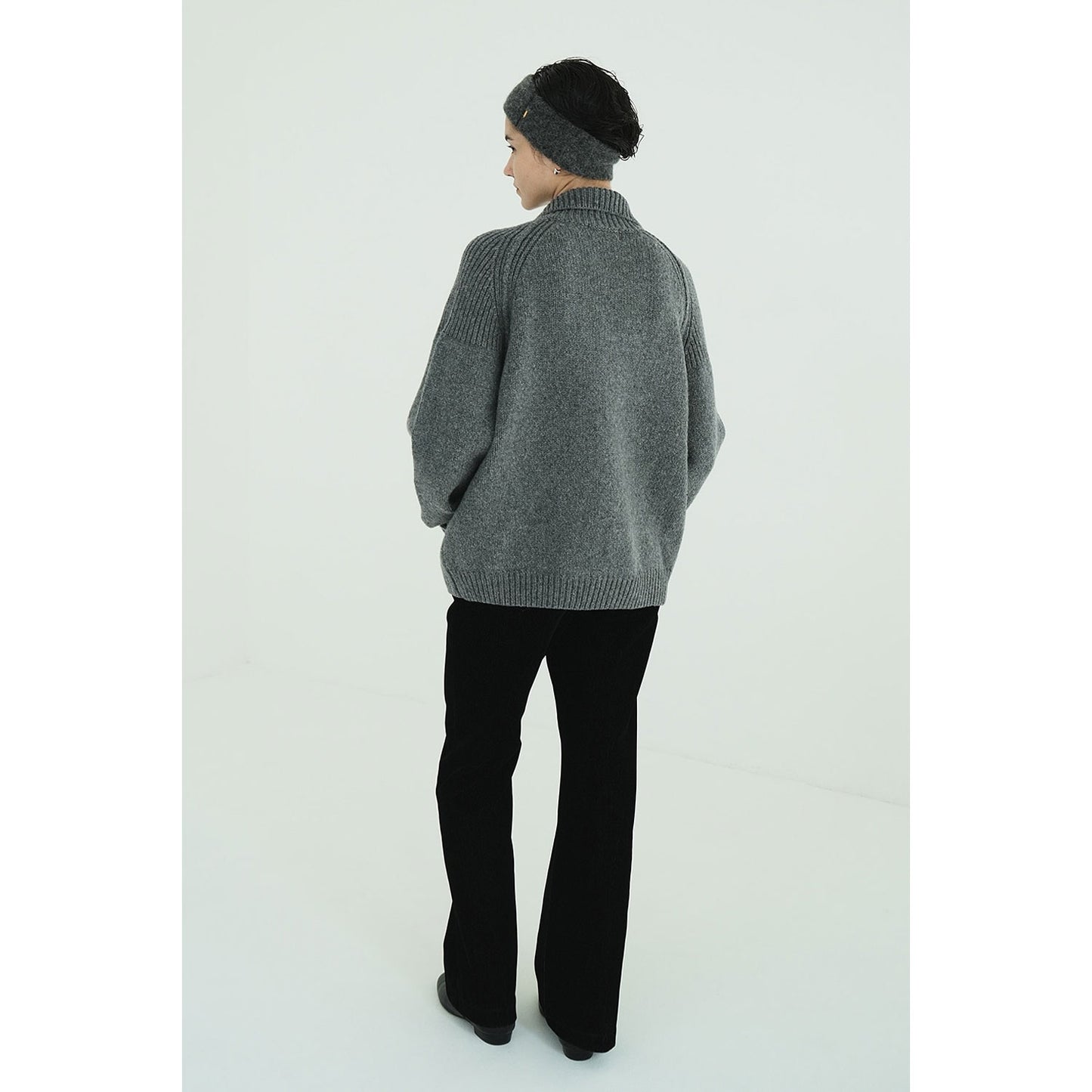
                  
                    POCKET ZIP KNIT TOPS-GRAY-
                  
                