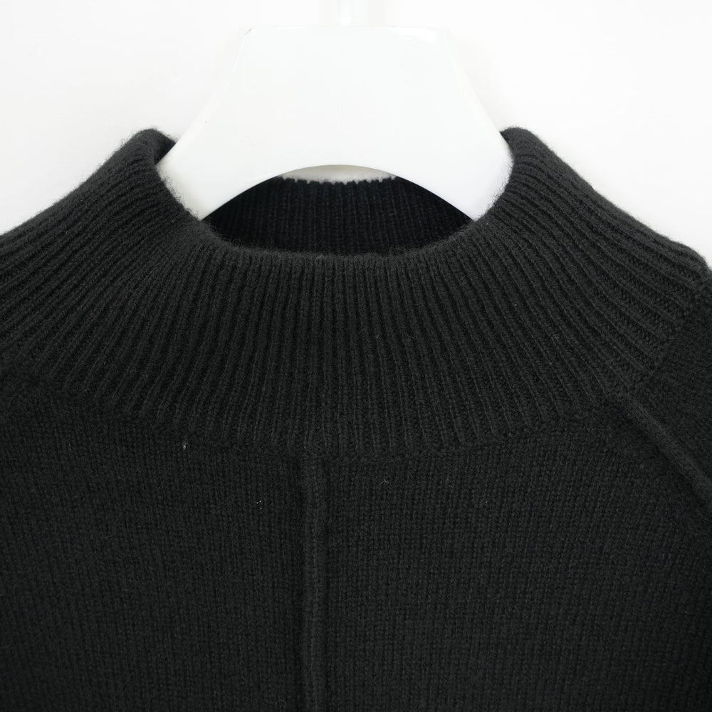 
                  
                    RIB SLEEVE SWEATER -BLACK-
                  
                