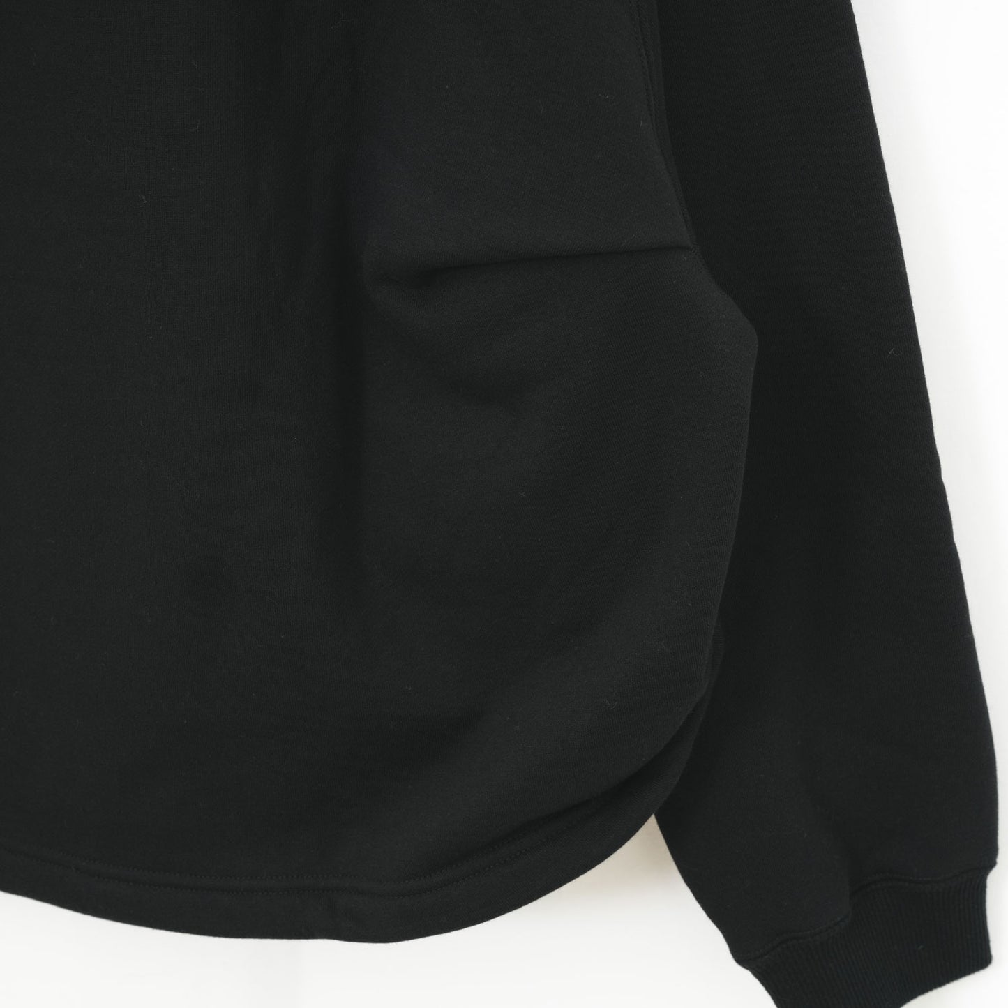 
                  
                    KAYA TUCKED HEM TOP -BLACK-
                  
                