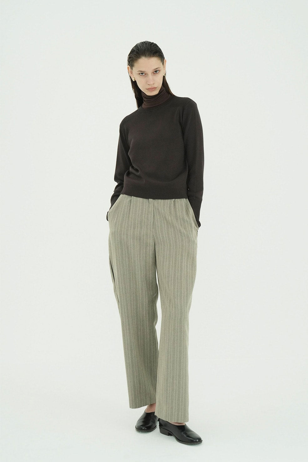
                  
                    BASIC COMPACT KNIT TOPS
                  
                