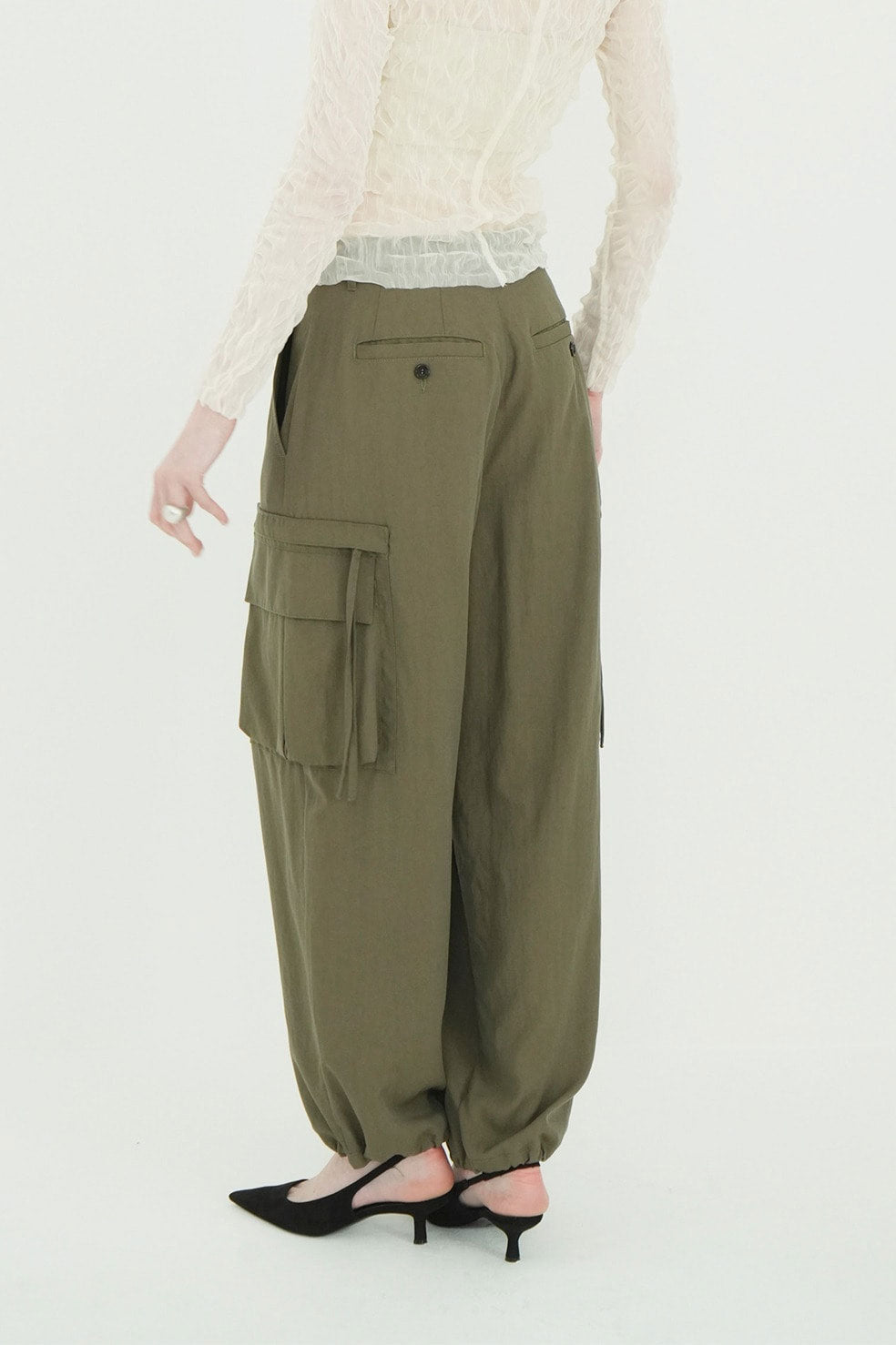 
                  
                    LOW WAIST POCKET CARGO PANTS
                  
                