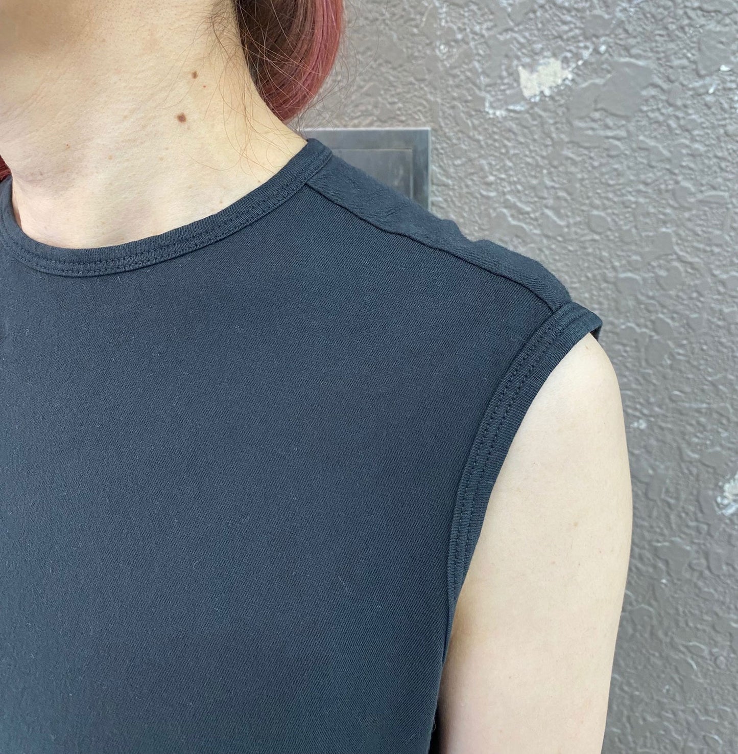 
                  
                    ORGANIC COTTON SLEEVELESS T-SHIRT
                  
                
