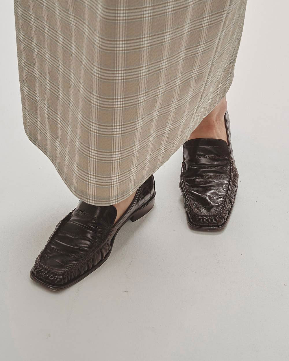 
                  
                    Squaretoe Gather Loafers -DARK BROWN-
                  
                