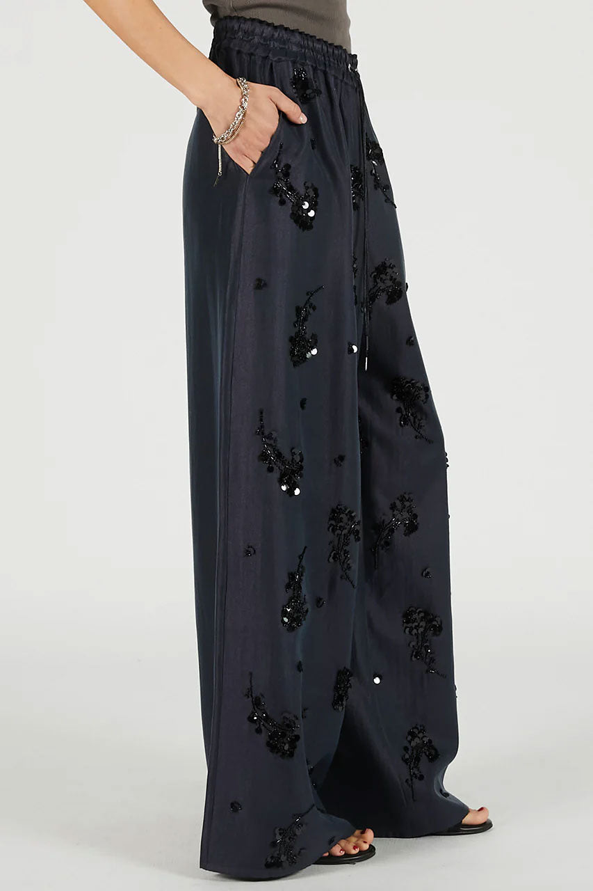 
                  
                    Embroidered Easy Pants -NAVY-
                  
                