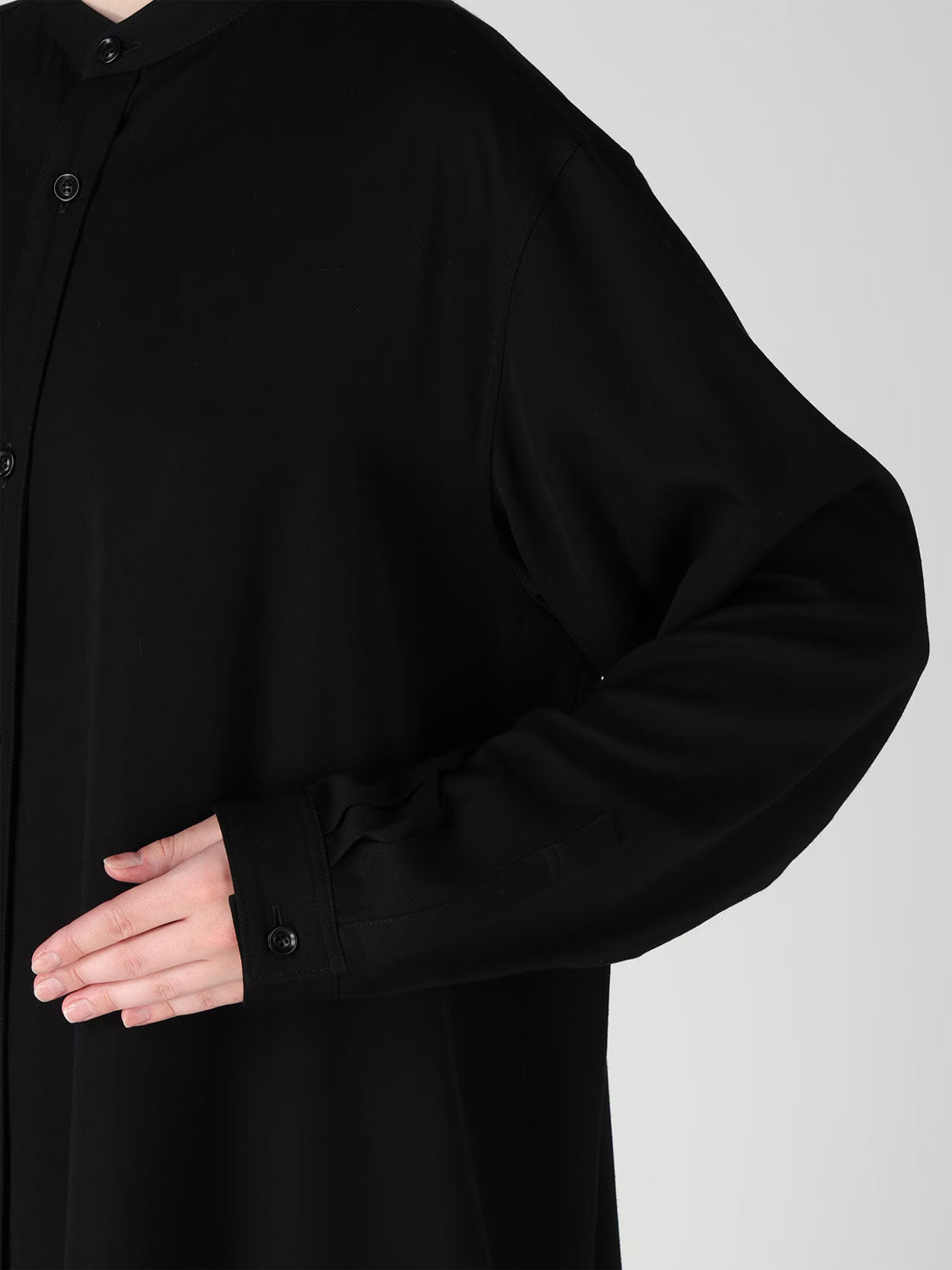 
                  
                    TRIACETATE BLEND STAND COLLAR ASYMMETRIC BLOUSE
                  
                